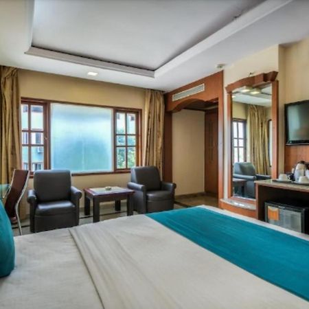 Golden Metro Hotel Bangalore Eksteriør billede